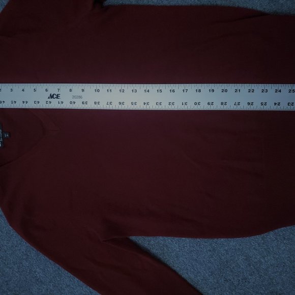 Express 100% Cashmere Small / Petite Burgundy V Neck Long Sleeve Sweater A17 - Picture 6 of 7
